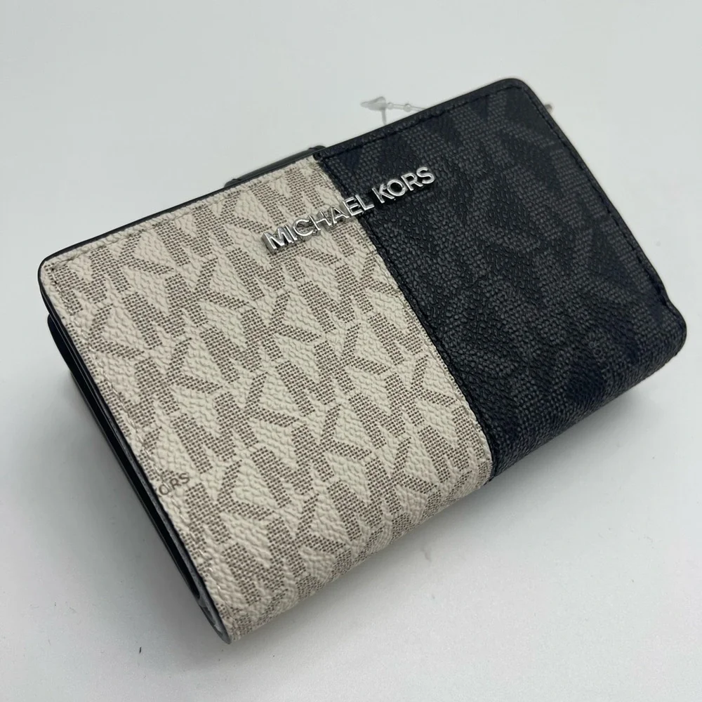 MICHAEL KORS Jet Set Travel Md Bifold Zip Signature Logo Wallet Black Multi NWT